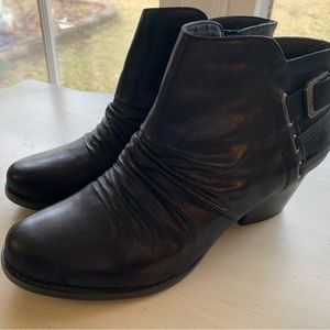 New Baretraps Reid Black Ankle Boots Size 10M NEW